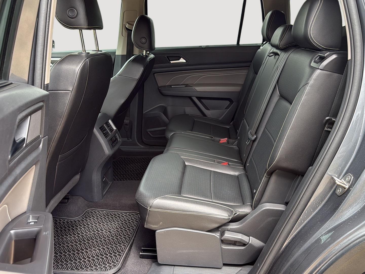 2023 Volkswagen Atlas SE w/Tech - Photo 19
