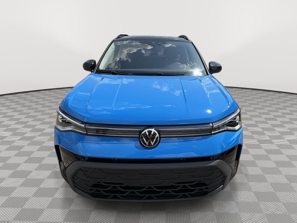 New 2025 Volkswagen Taos 1.5T SE Black SUV