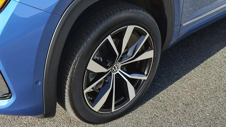  Wheel of the 2026 Volkswagen Atlas Cross Sport in Lake Charles