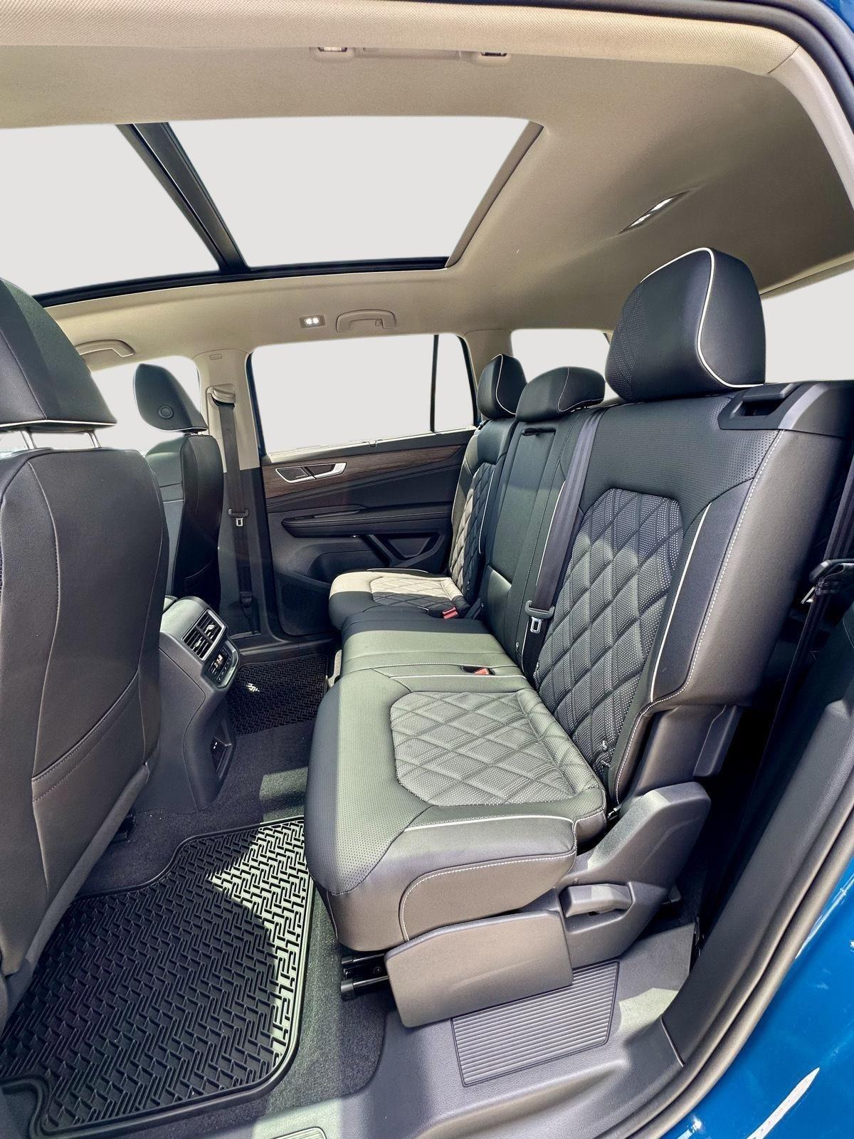 2025 Volkswagen Atlas SEL Premium R-Line - Photo 18