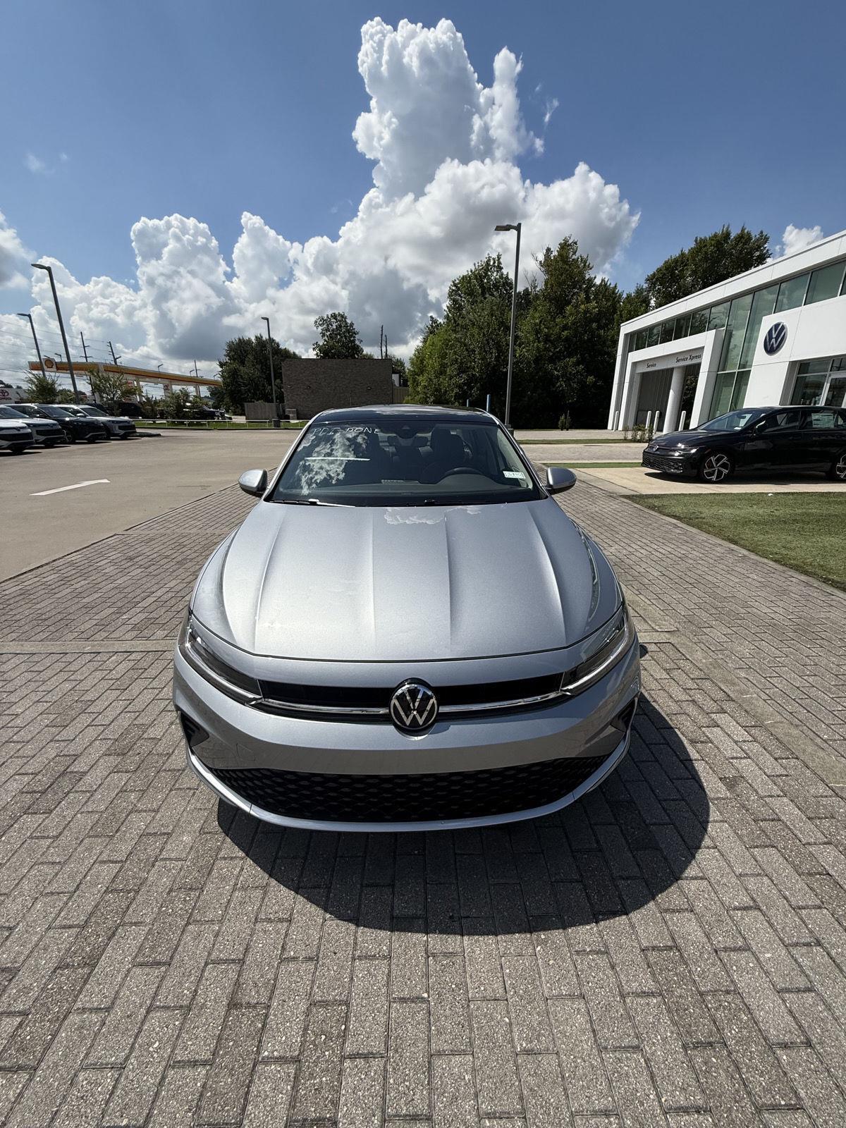 2025 Volkswagen Jetta 1.5T SE photo 2