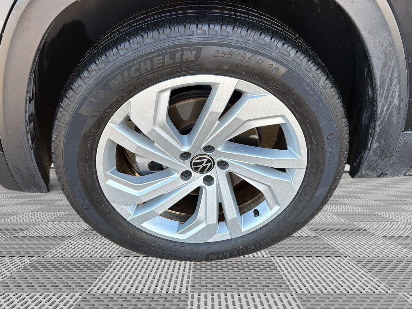 Image of 2023 Volkswagen Atlas 3.6L V6 SE w/Technology SUV