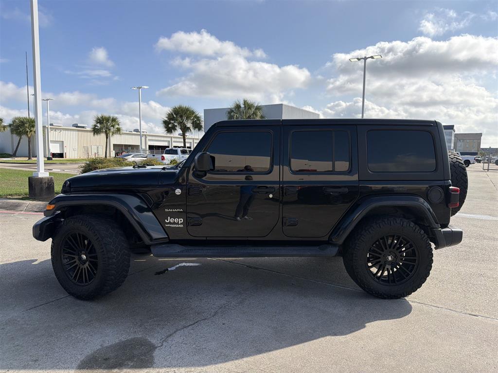 2018 Jeep Wrangler Unlimited Sahara photo 2