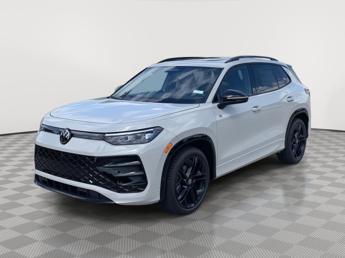 2026 Volkswagen Tiguan 2.0T SE R-Line Black's photo