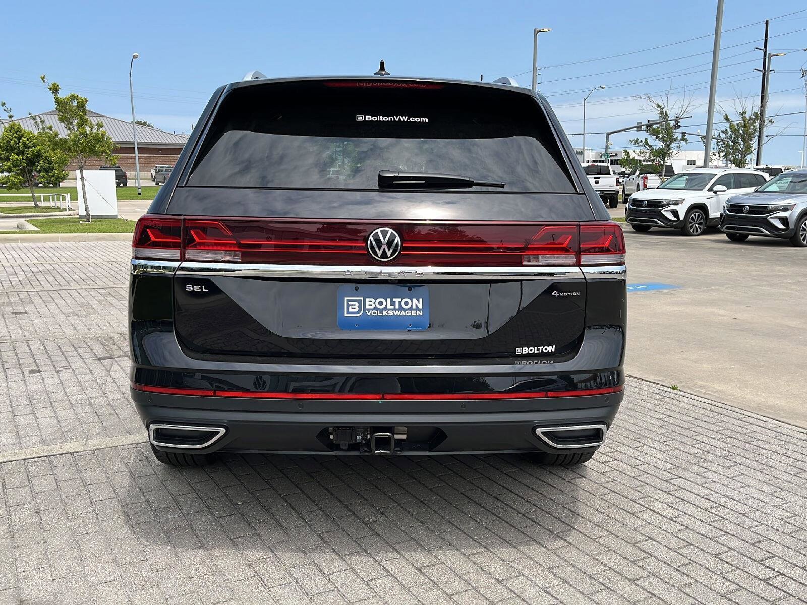 2025 Volkswagen Atlas SEL photo 4