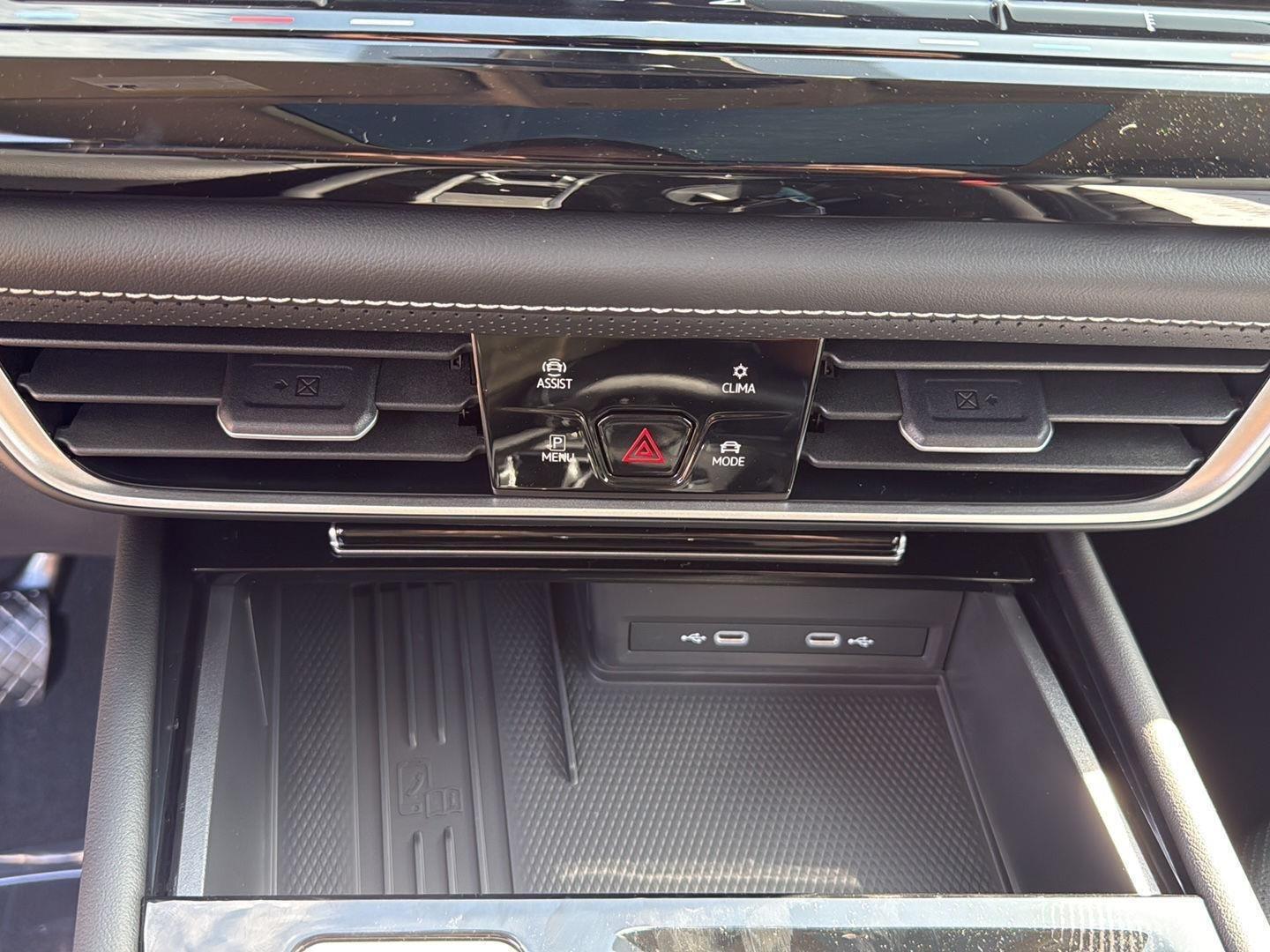 2026 Volkswagen Atlas SE w/Tech - Photo 17