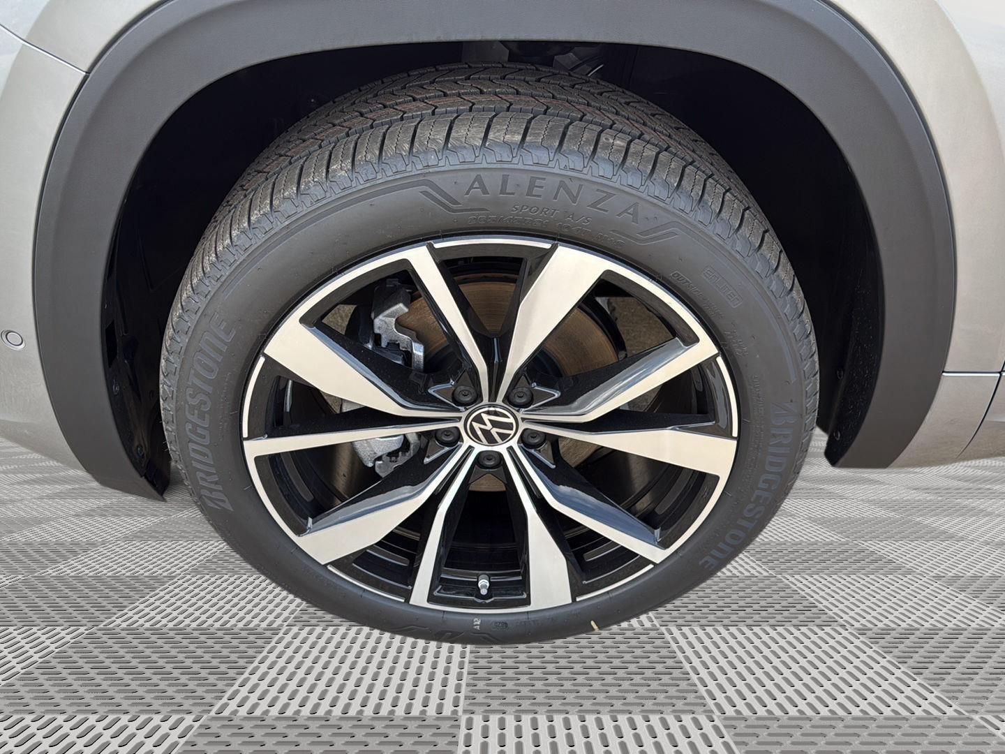 2026 Volkswagen Atlas SEL Premium R-Line - Photo 9