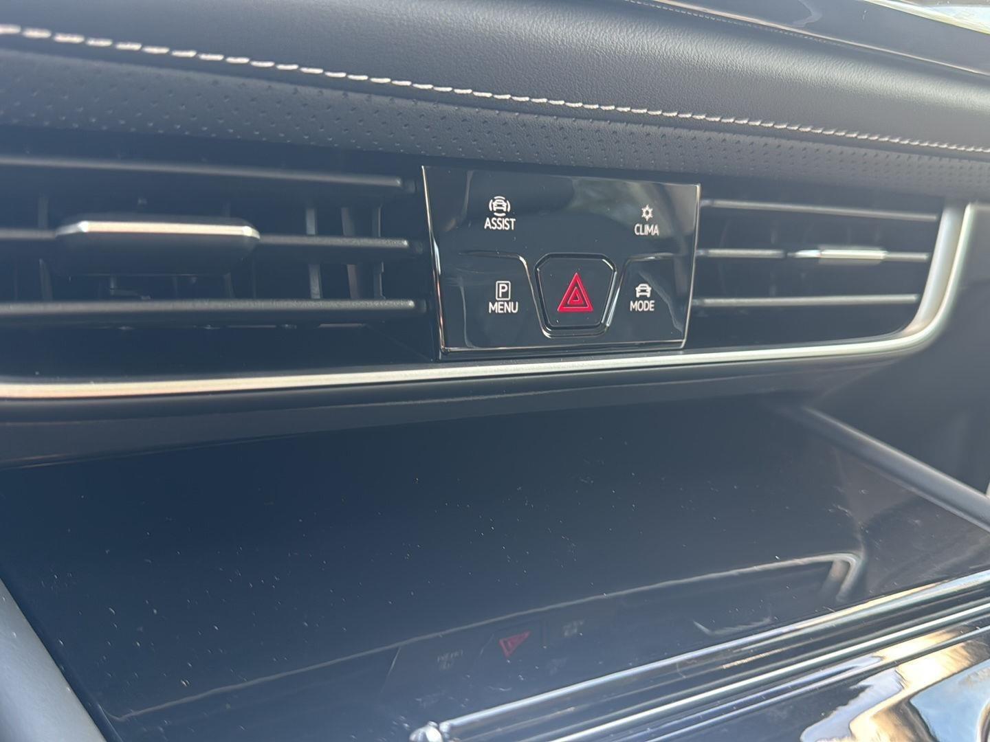 2025 Volkswagen Atlas SEL Premium R-Line - Photo 16