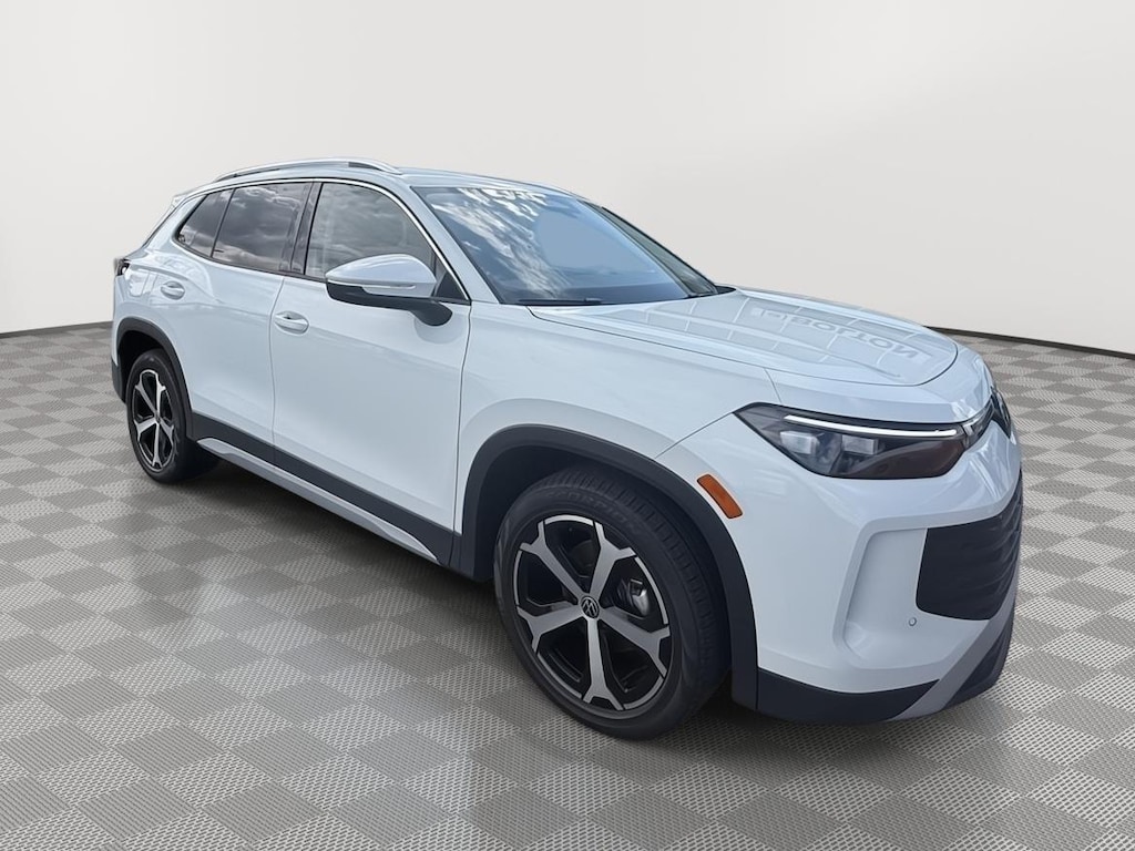 New 2025 Volkswagen Tiguan 2.0T SE SUV