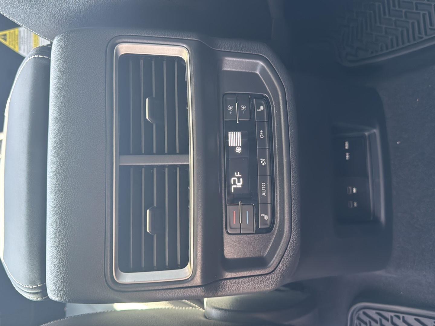 2025 Volkswagen Atlas SEL Premium R-Line - Photo 25