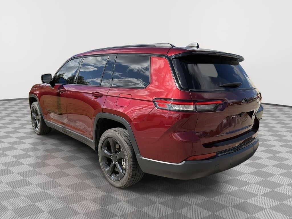 Used 2024 Jeep Grand Cherokee L Laredo SUV