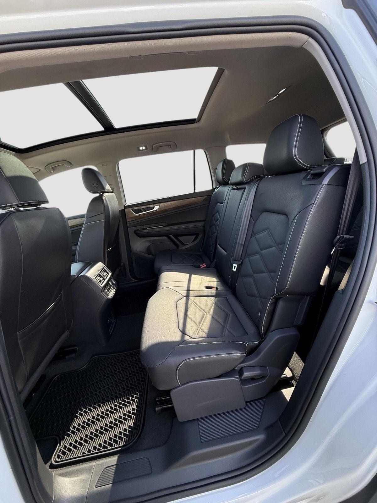 2026 Volkswagen Atlas SE w/Tech - Photo 15