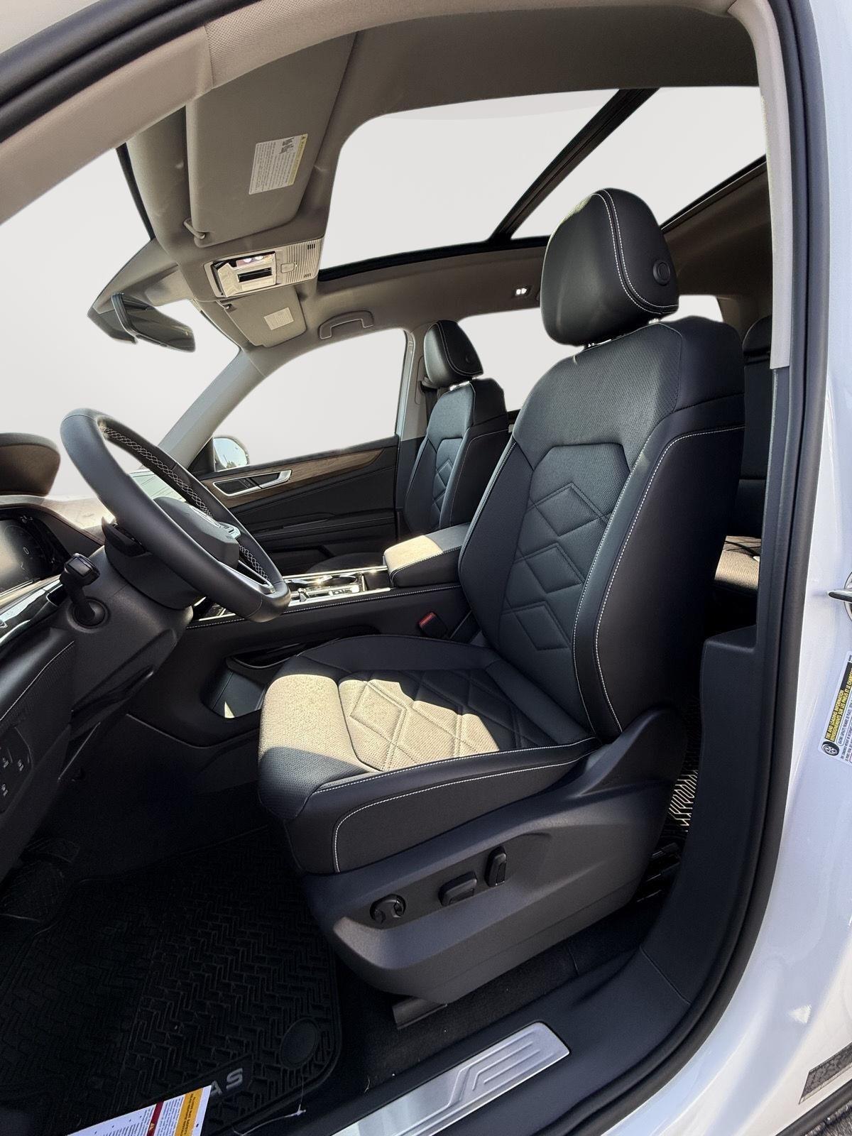 2026 Volkswagen Atlas SE w/Tech - Photo 10