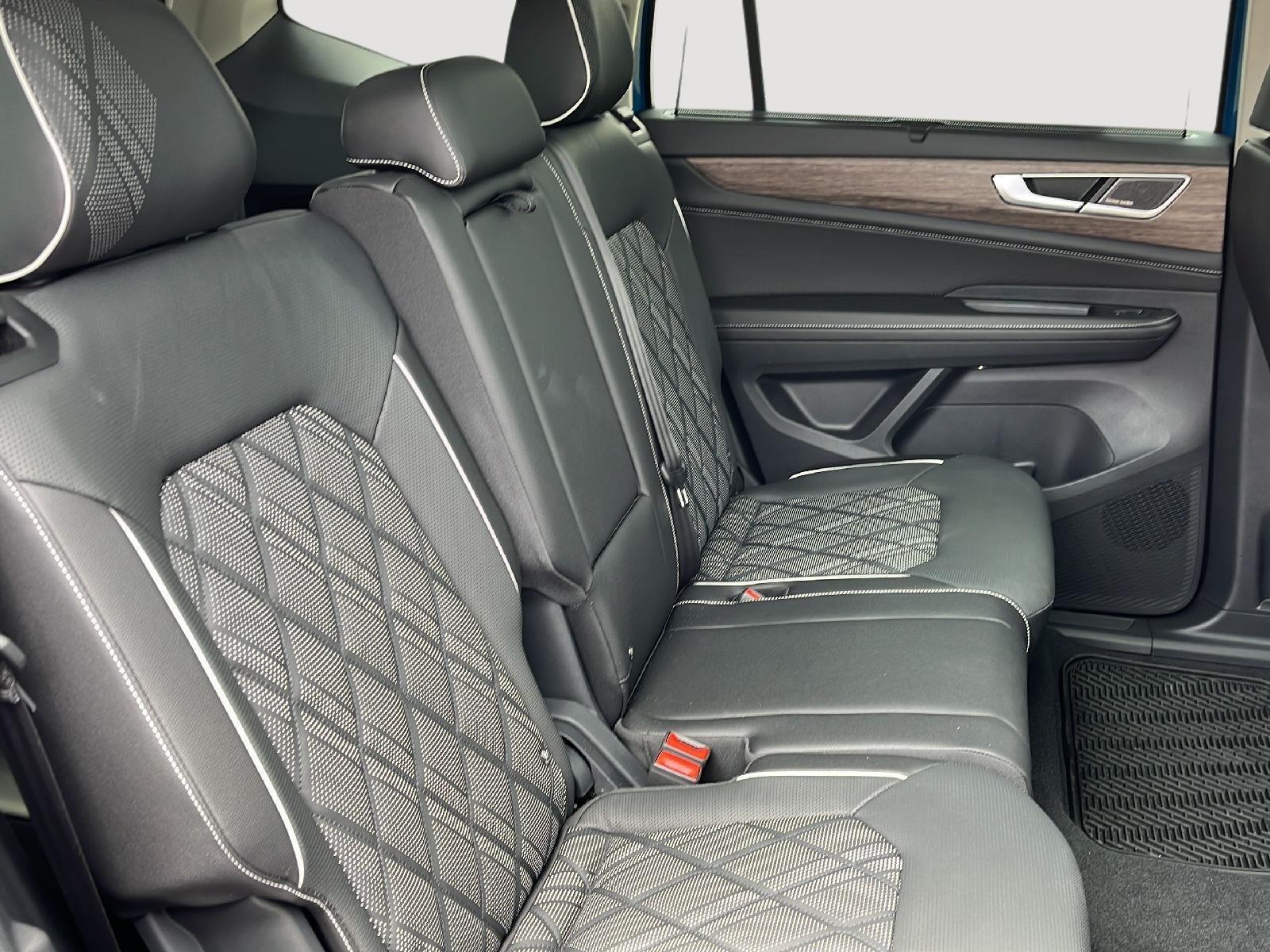 2025 Volkswagen Atlas SEL Premium R-Line - Photo 21
