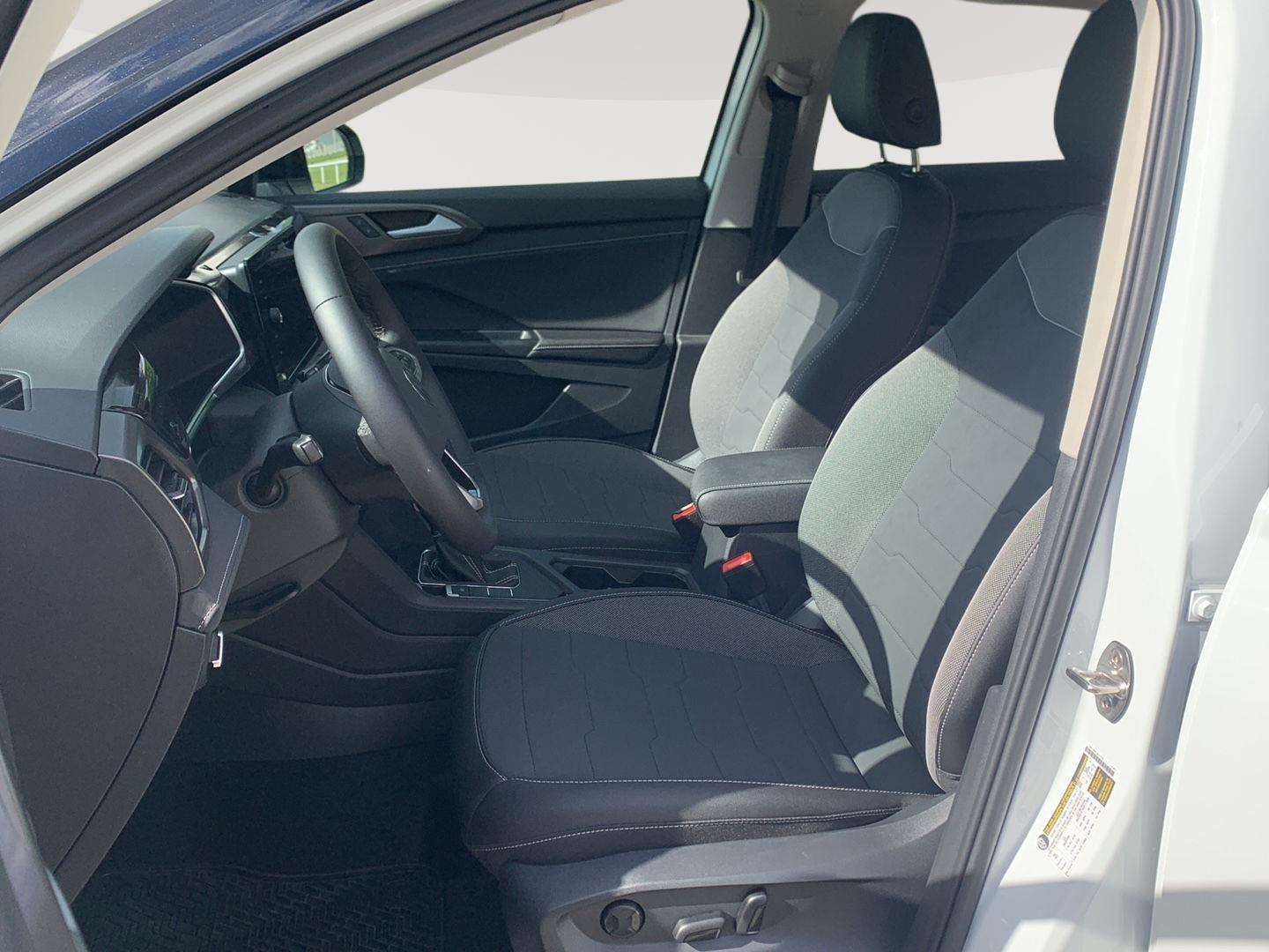 2026 Volkswagen Taos SE Black - Photo 11