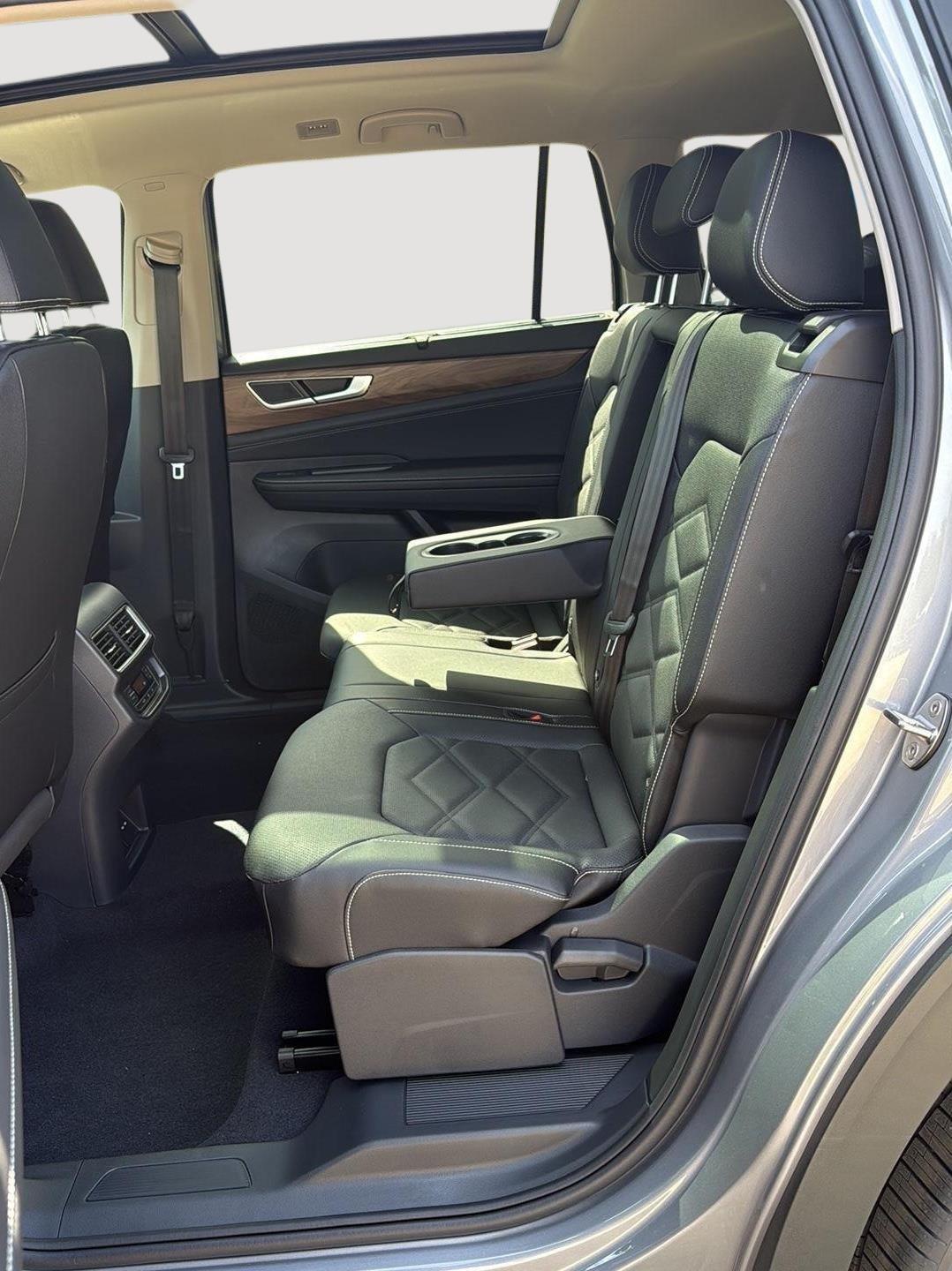 2026 Volkswagen Atlas SE w/Tech - Photo 20