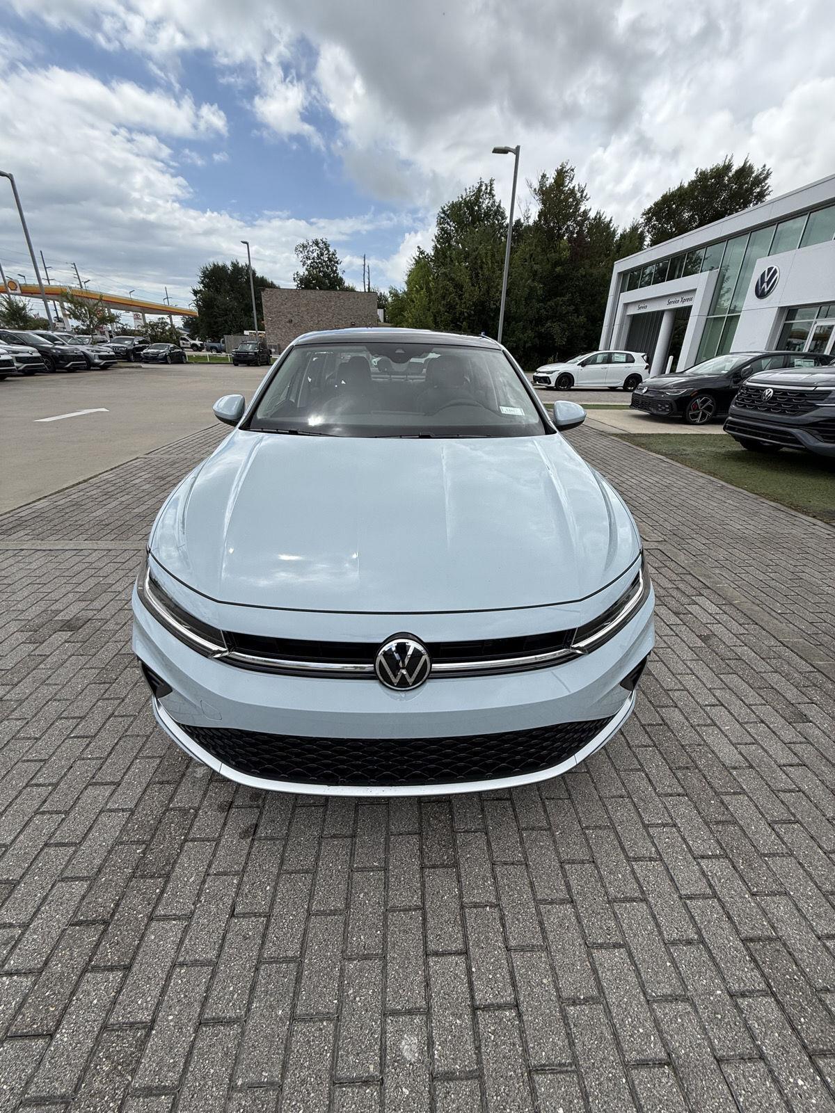 2025 Volkswagen Jetta 1.5T SE photo 3