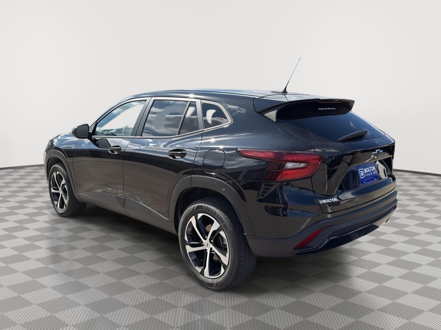 2024 Chevrolet Trax photo 3