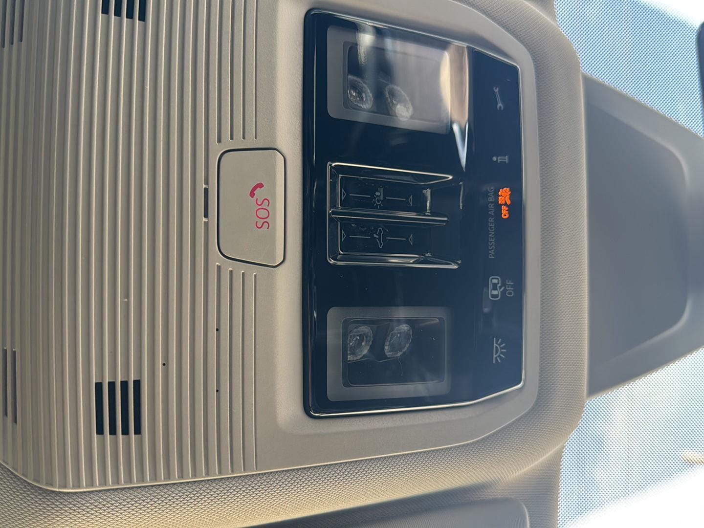 2025 Volkswagen Atlas SEL Premium R-Line - Photo 22