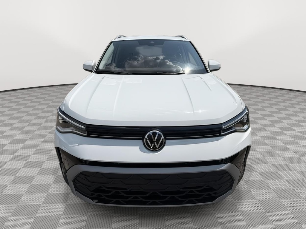 New 2025 Volkswagen Taos 1.5T SE SUV