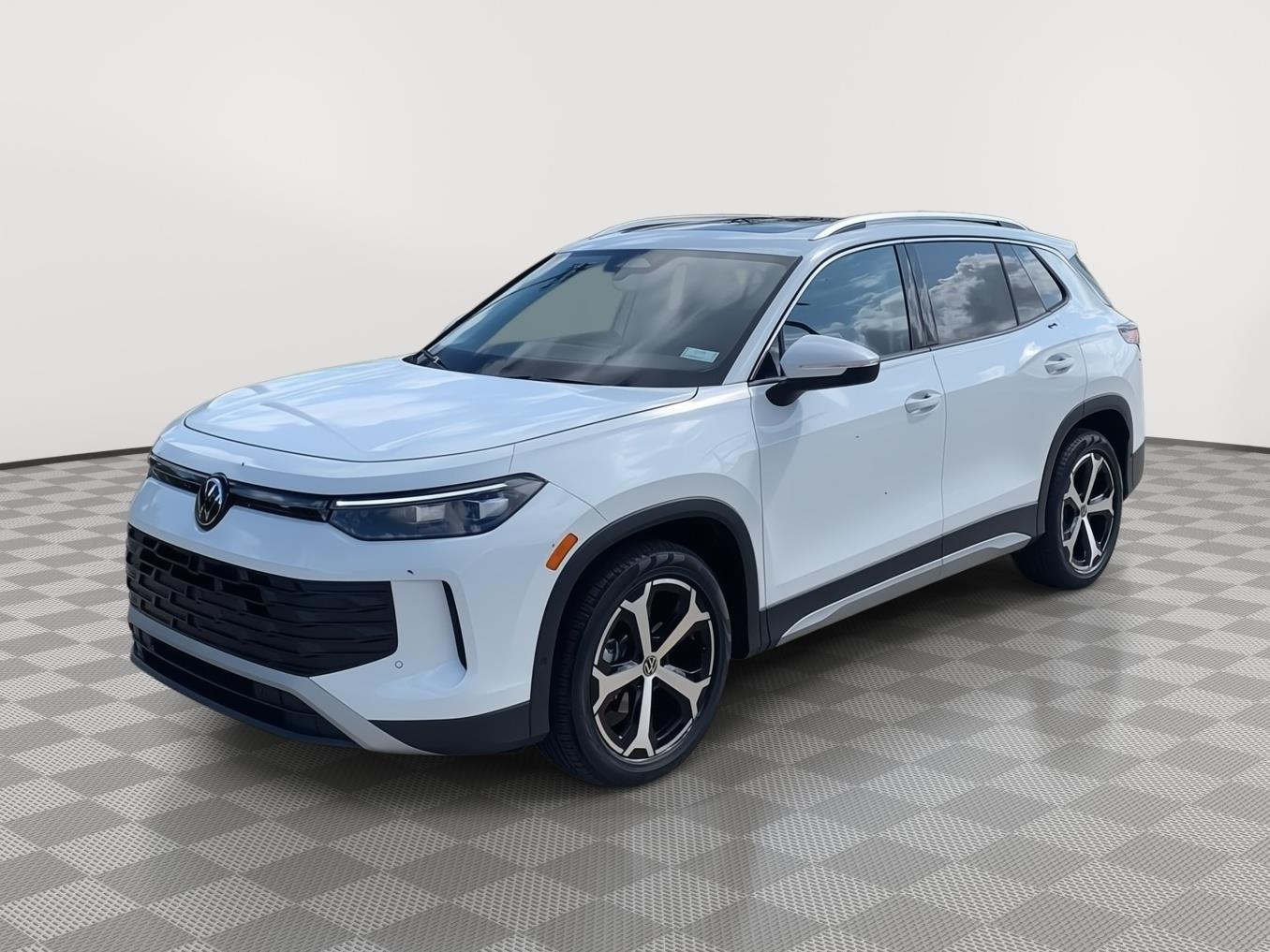 2026 Volkswagen Tiguan 2.0T SE's photo