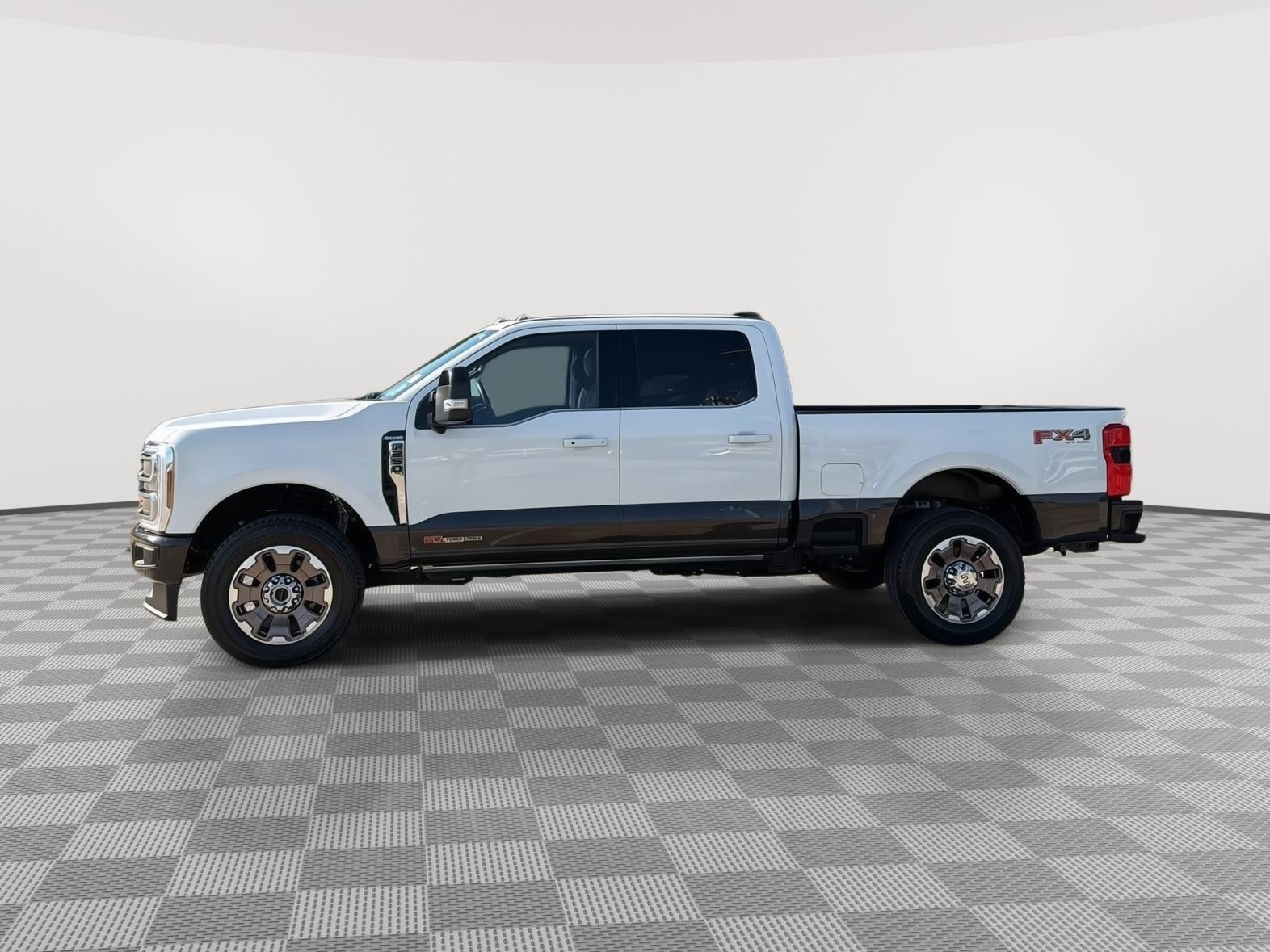 2025 Ford F-250 King Ranch photo 2