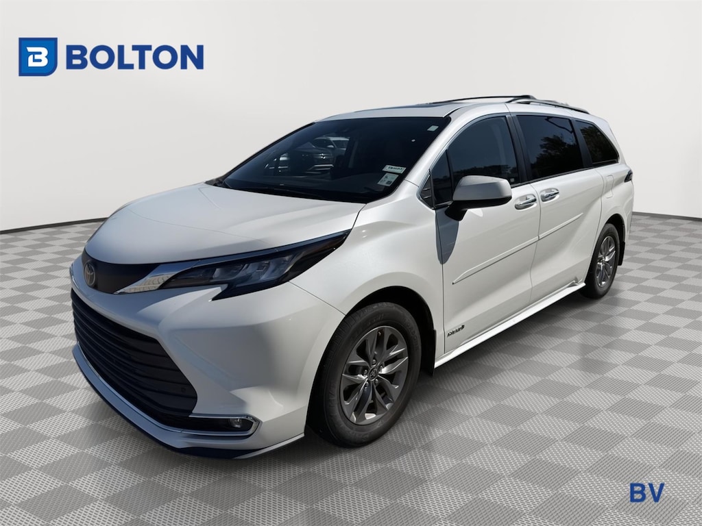 Used 2021 Toyota Sienna XLE 8 Passenger Van