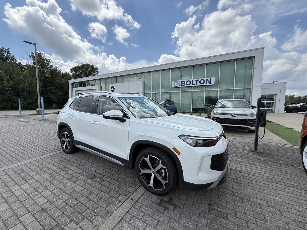 New 2025 Volkswagen Tiguan 2.0T SE SUV