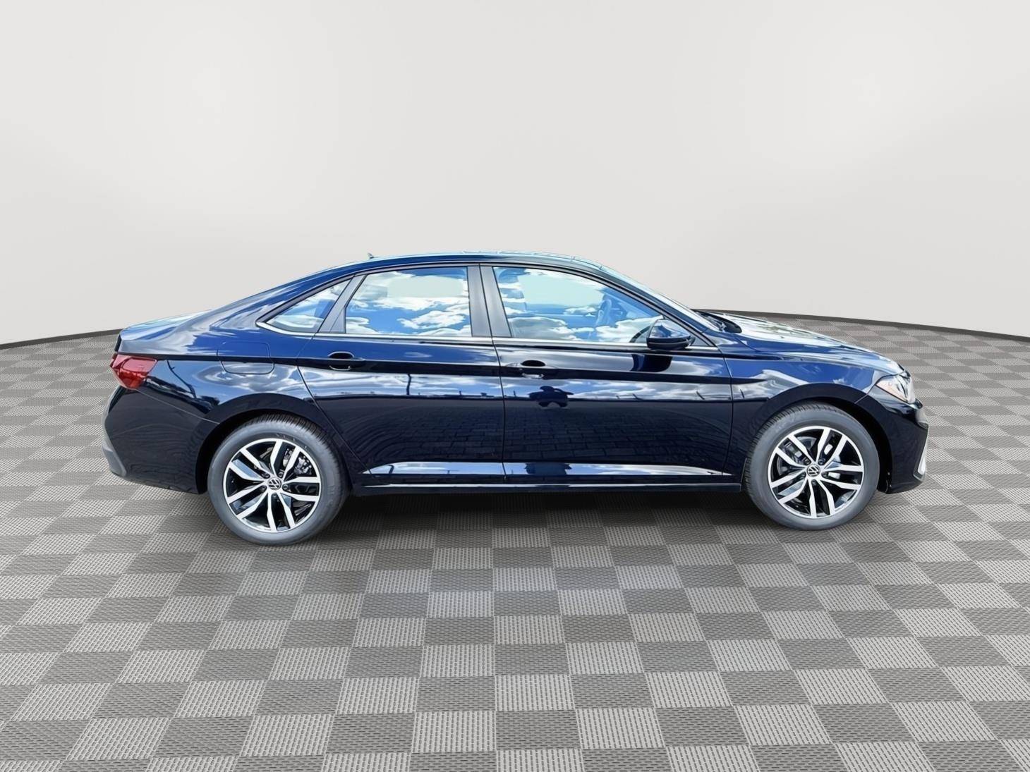 2025 Volkswagen Jetta SE's photo