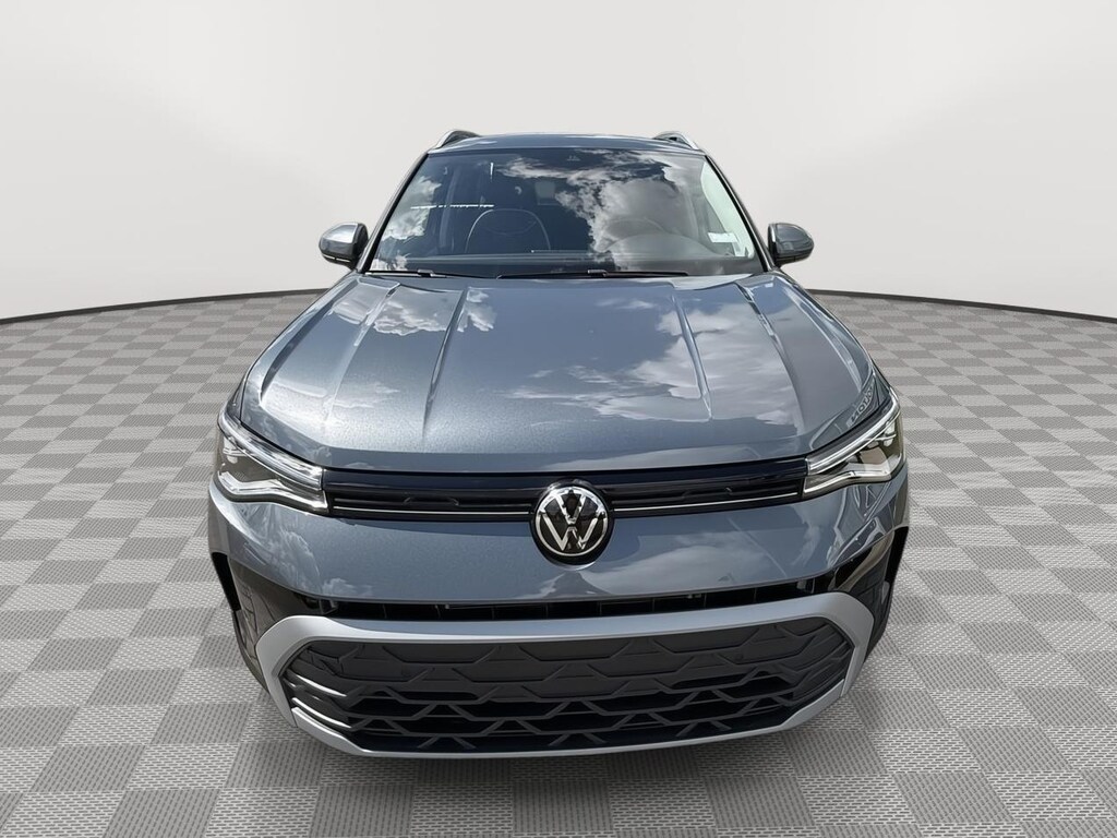 New 2025 Volkswagen Taos 1.5T SE SUV