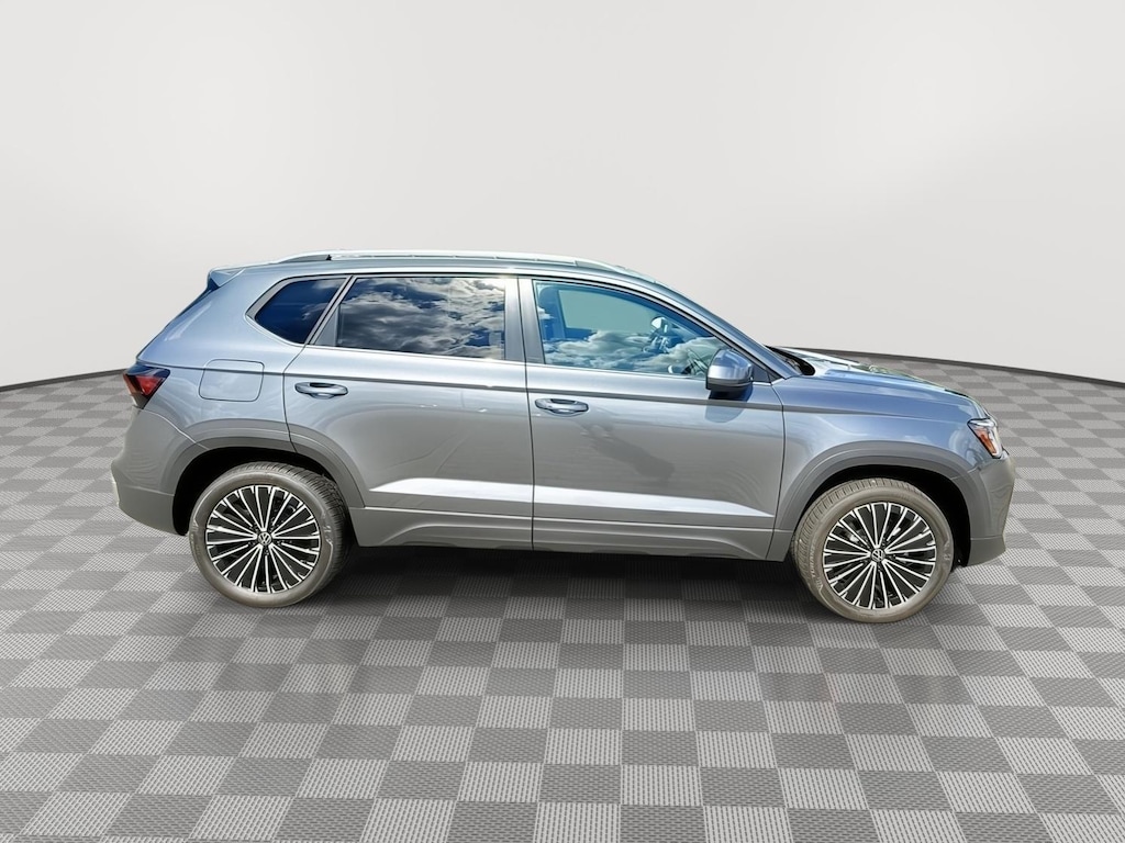 New 2025 Volkswagen Taos 1.5T SE SUV