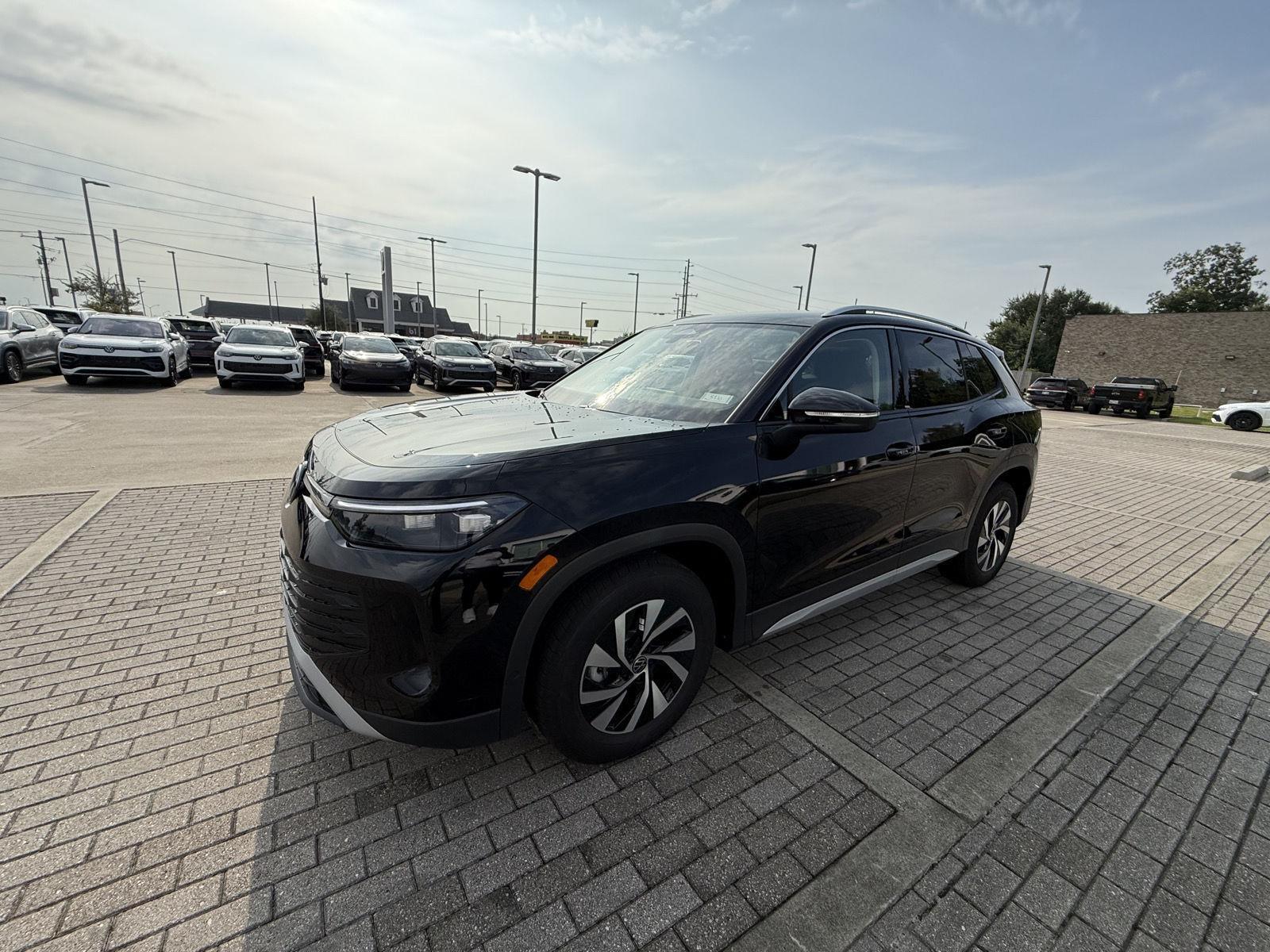 2025 Volkswagen Tiguan S photo 3