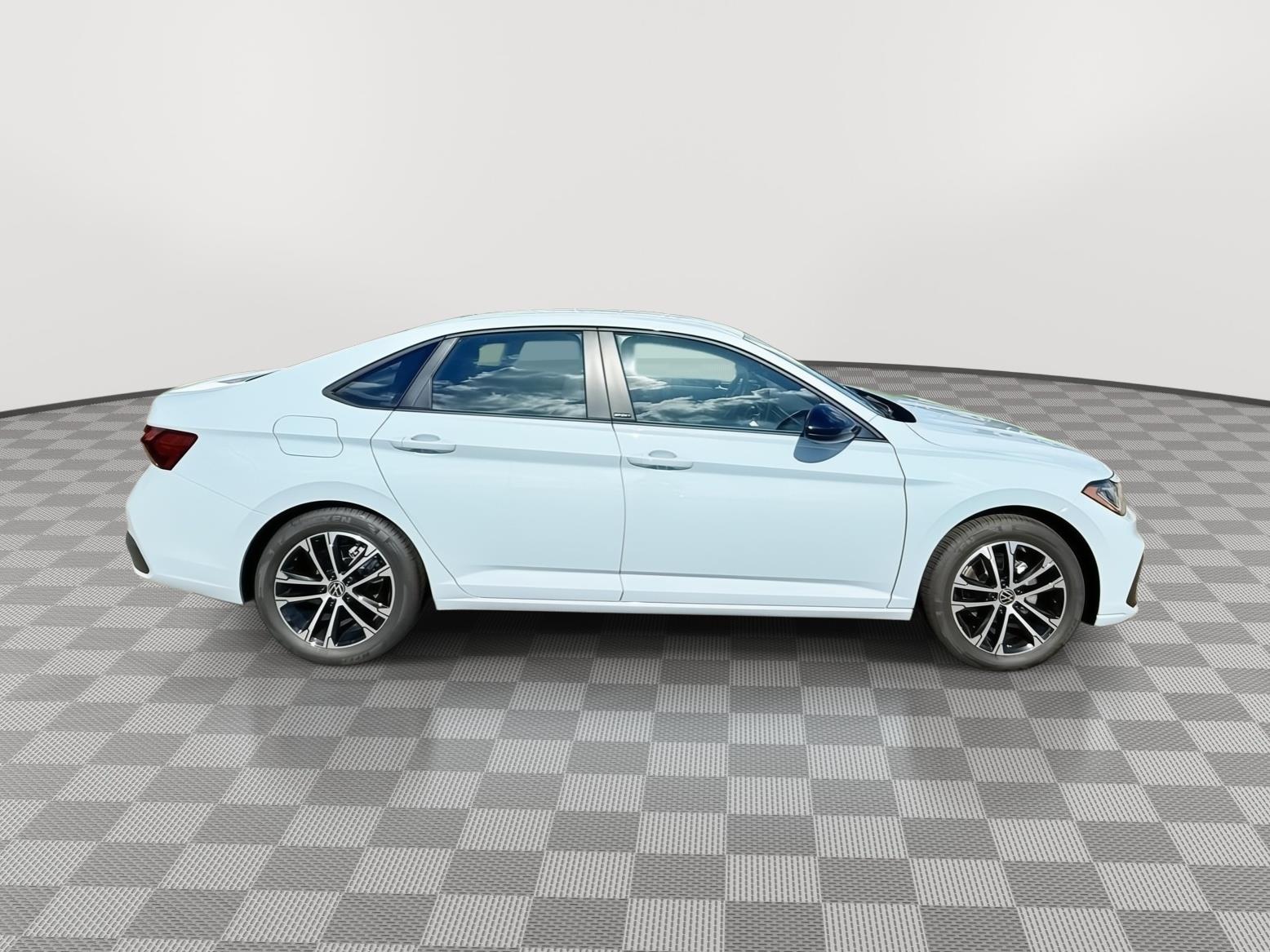2025 Volkswagen Jetta Sport's photo
