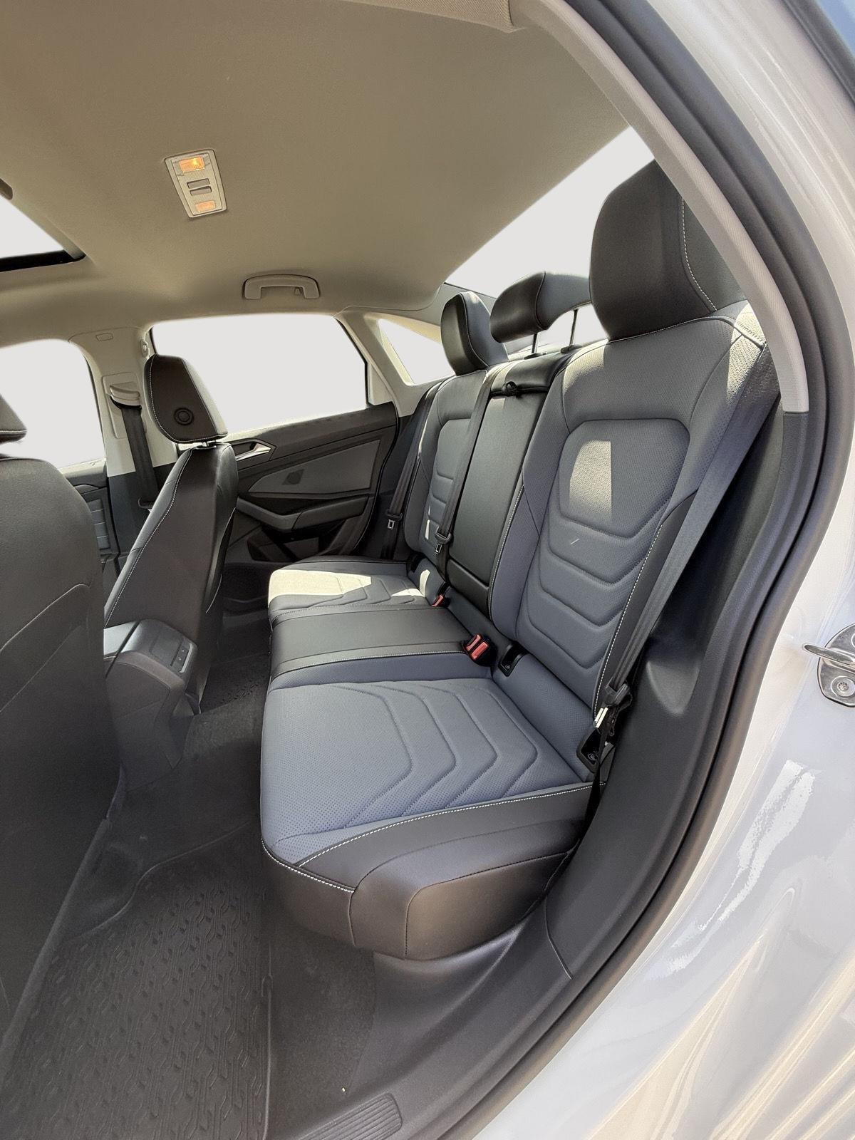 2025 Volkswagen Jetta SEL - Photo 15