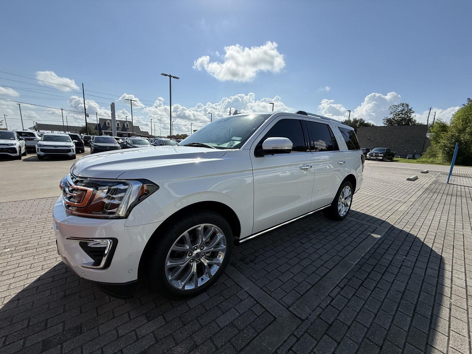 2019 Ford Expedition Limited photo 3