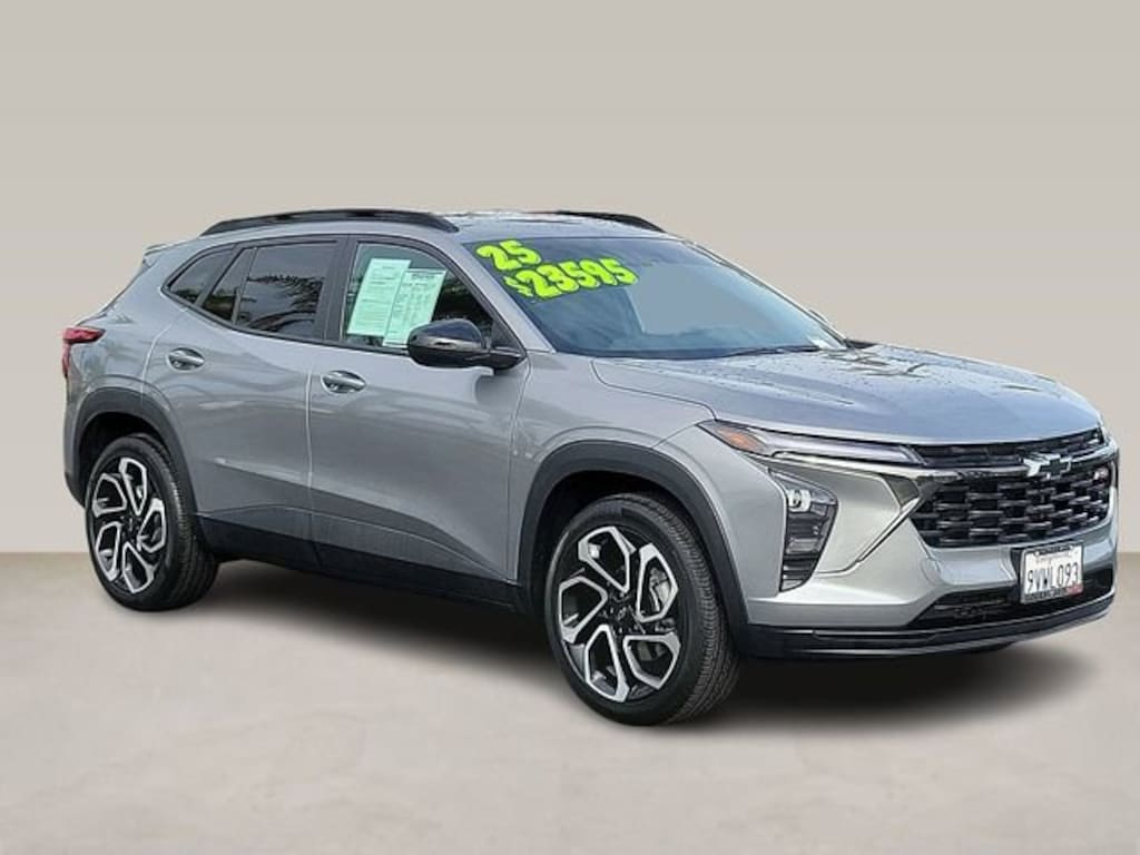 Used 2025 Chevrolet Trax 2RS SUV