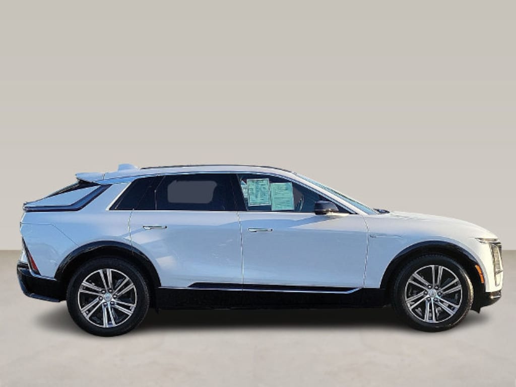 Used 2026 CADILLAC LYRIQ Luxury SUV