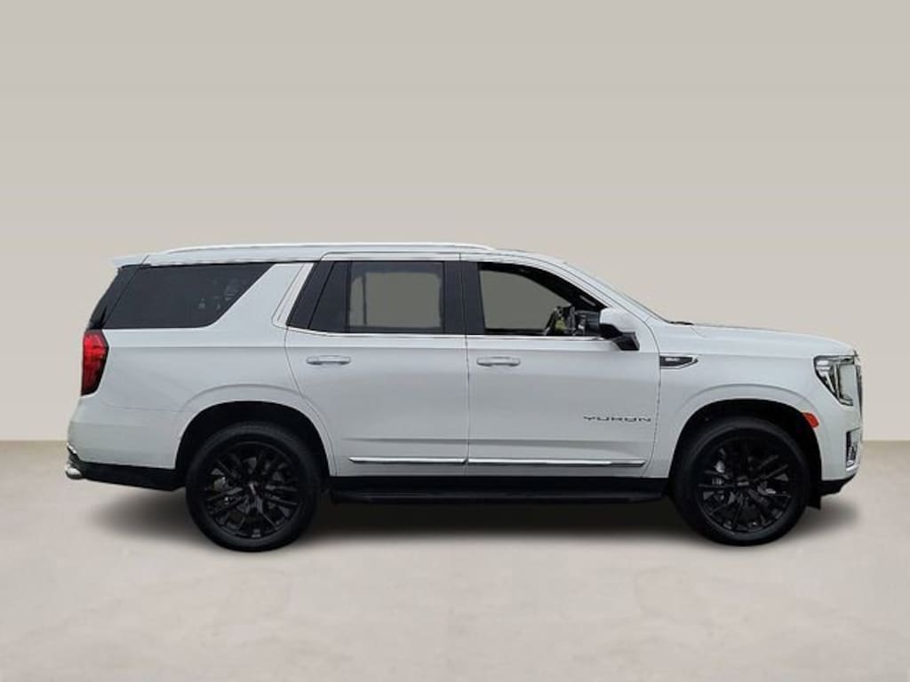 Used 2023 GMC Yukon SLT SUV