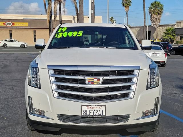 2019 CADILLAC Escalade Luxury photo 3