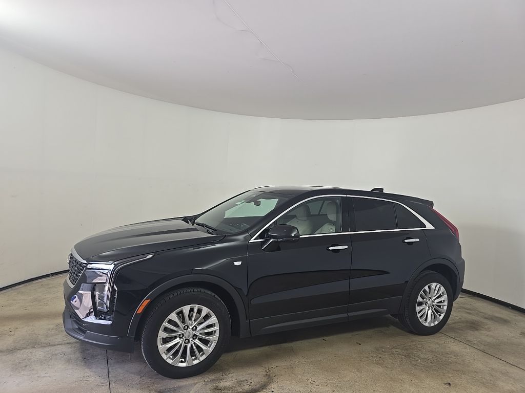 2024 Cadillac XT4 Luxury photo 2