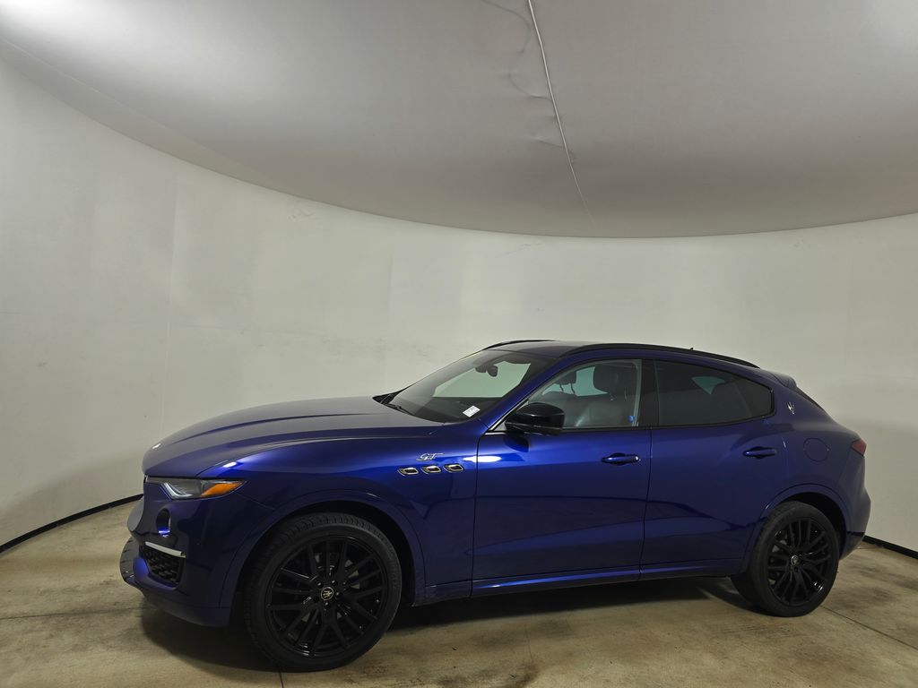 2022 Maserati Levante GT photo 2