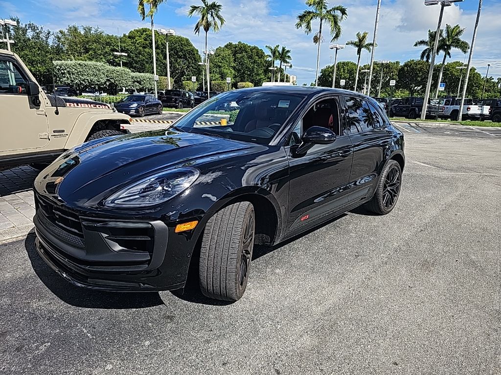 2023 Porsche Macan GTS photo 2