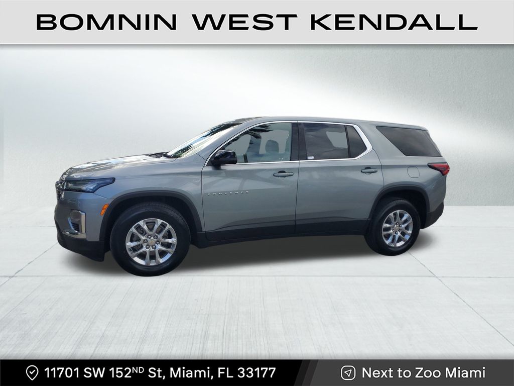 2023 Chevrolet Traverse LS photo 4