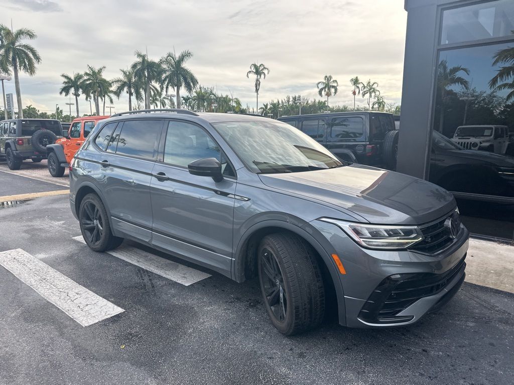 2023 Volkswagen Tiguan SE R-Line Black photo 2