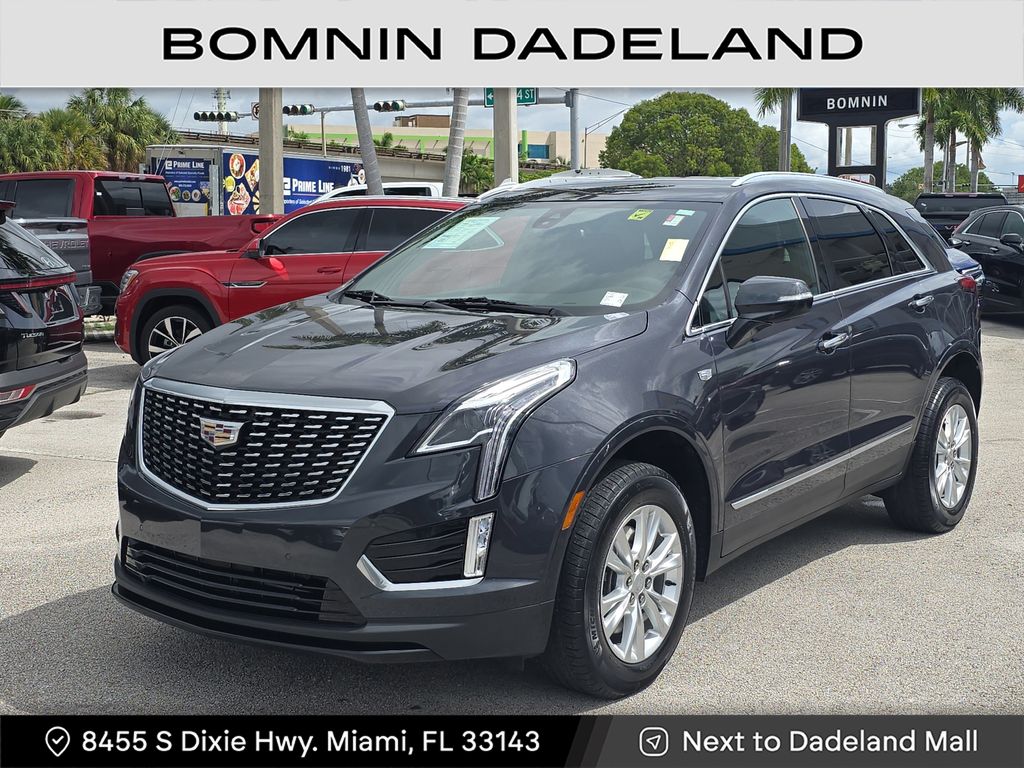 2022 Cadillac XT5 Luxury photo 2