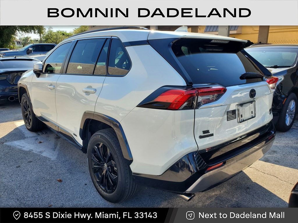 2022 Toyota RAV4 Hybrid SE photo 4