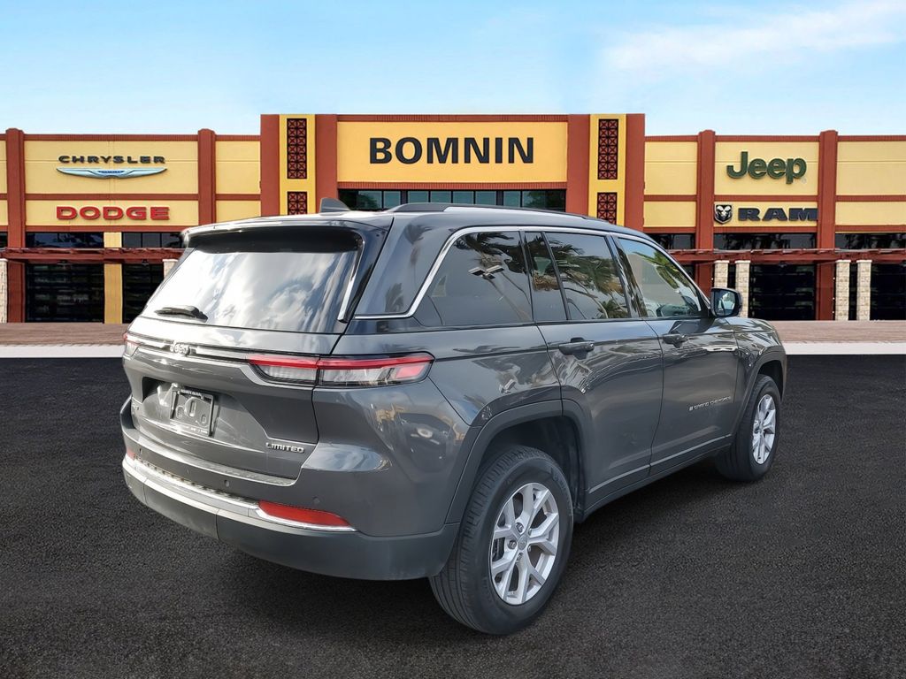 2022 Jeep Grand Cherokee Limited photo 3