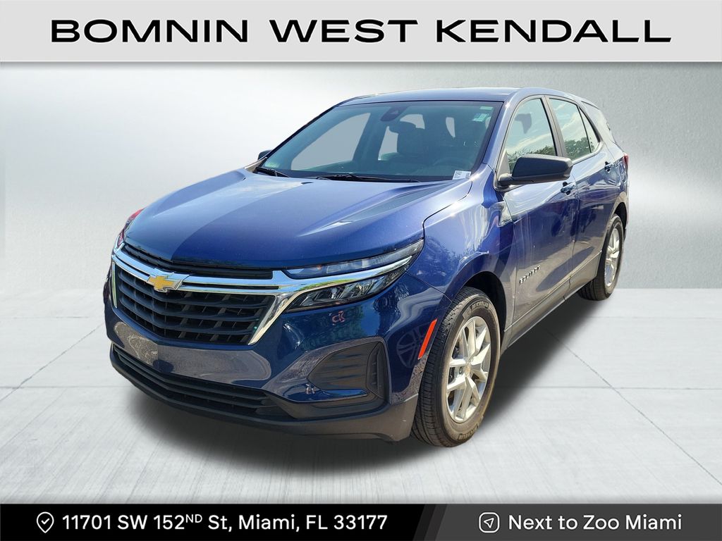 2023 Chevrolet Equinox LS photo 2