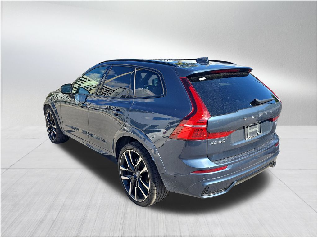 2024 Volvo XC60 B5 Ultimate photo 3