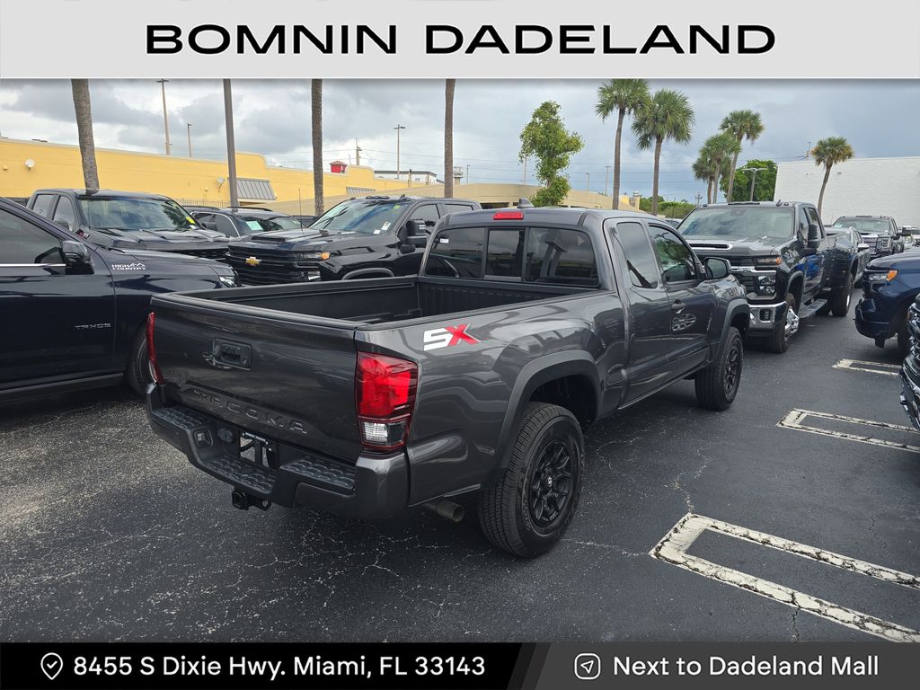 2022 Toyota Tacoma SR photo 3